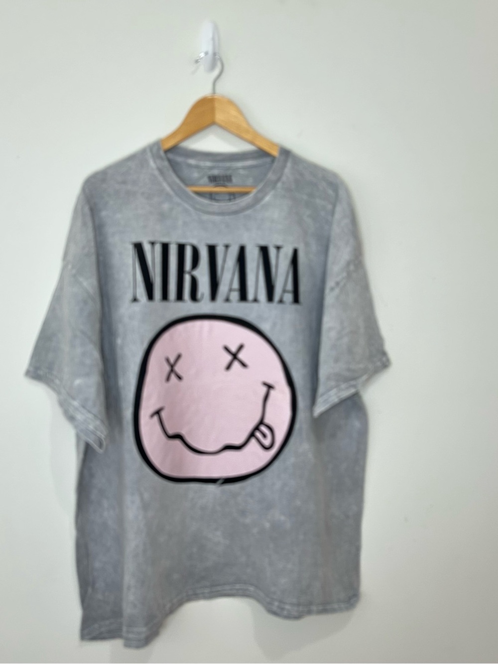 Nirvana Gray Pink Smiley Face Graphic T-Shirt, Rock & Pop Music Tee, Size 3X